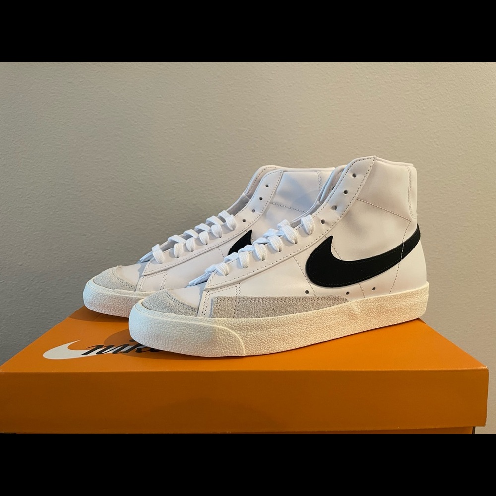 NIB White Black Nike Mid ‘77 Blazer Sneakers